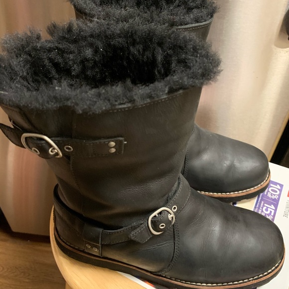 Boots - Picture 2 of 5